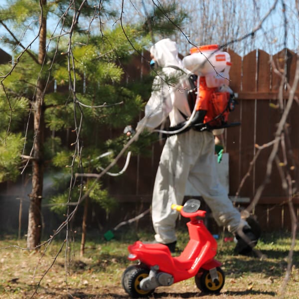 Обработка участка от клещей в Херсоне?